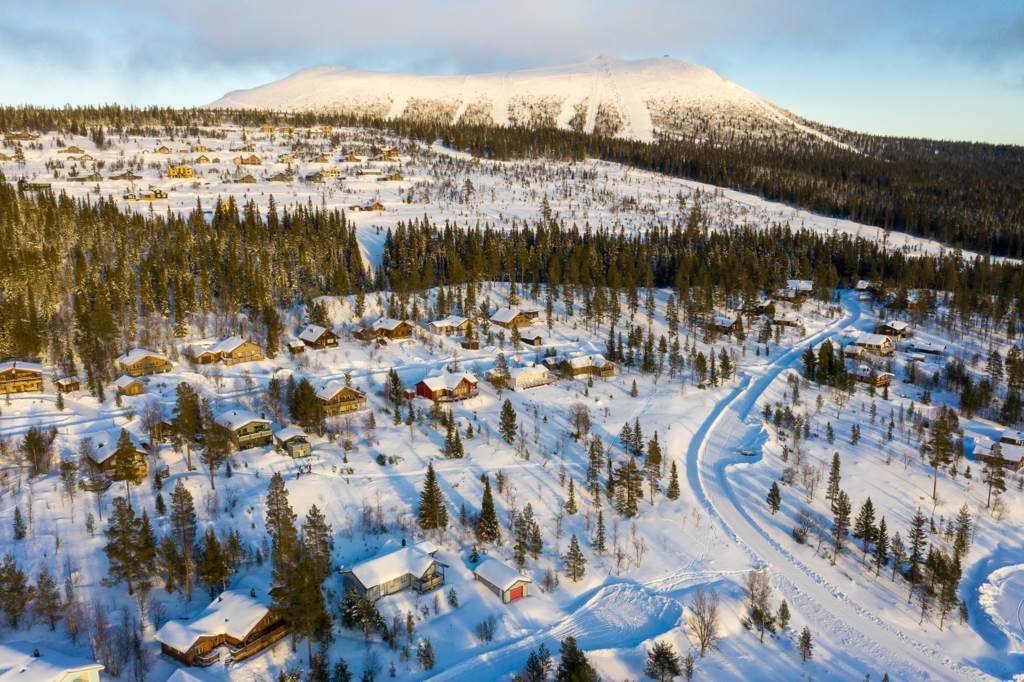Lågupplöst Lågupplöst Linnean 11 Rymligt hus med många bäddar och stort garage på Lövhammaren!