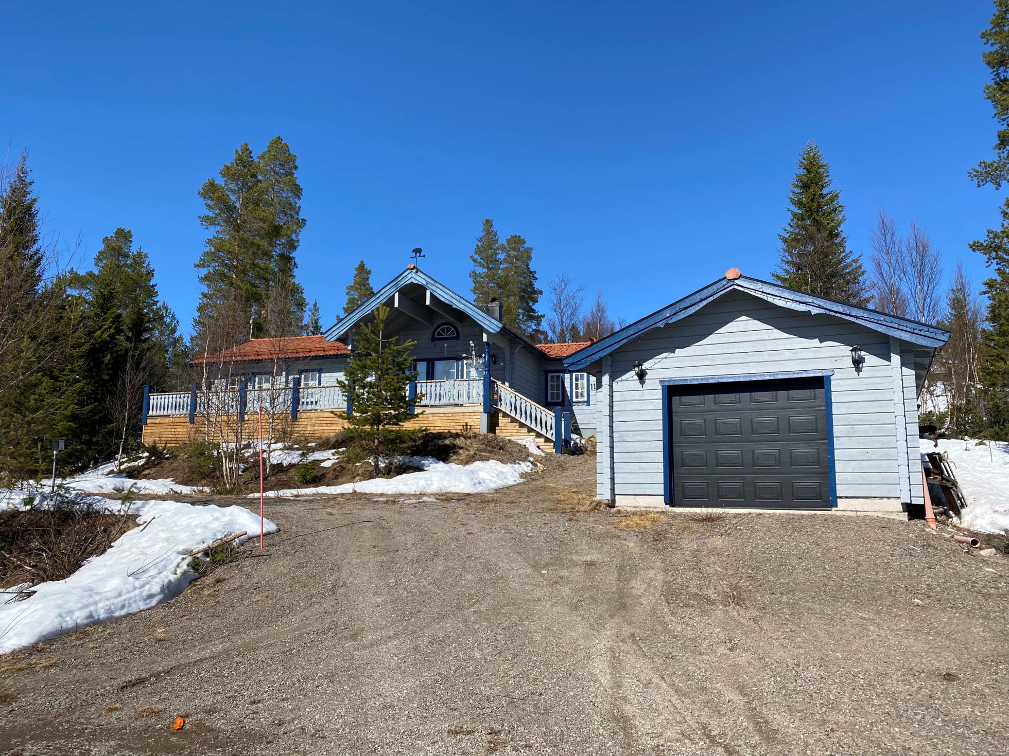 Rymligt hus med många bäddar och stort garage på Lövhammaren!