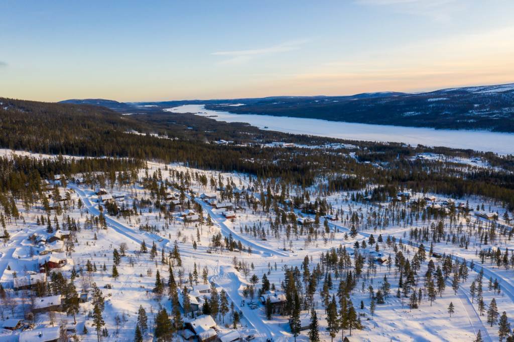 Lågupplöst Lågupplöst Linnean 11 Rymligt hus med många bäddar och stort garage på Lövhammaren!