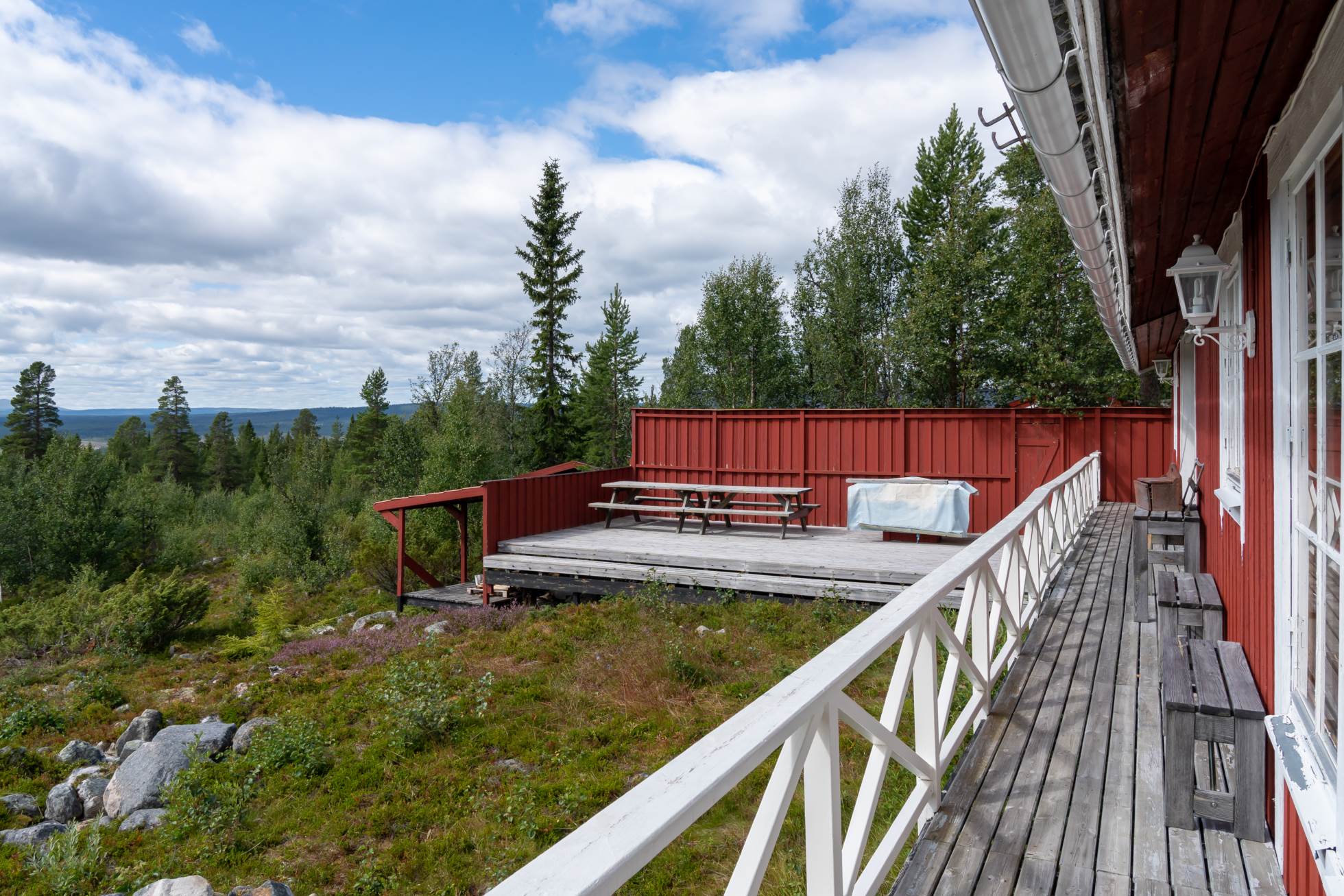 Fantastiskt läge i Hovärksbyn med spabad och renoverat badrum